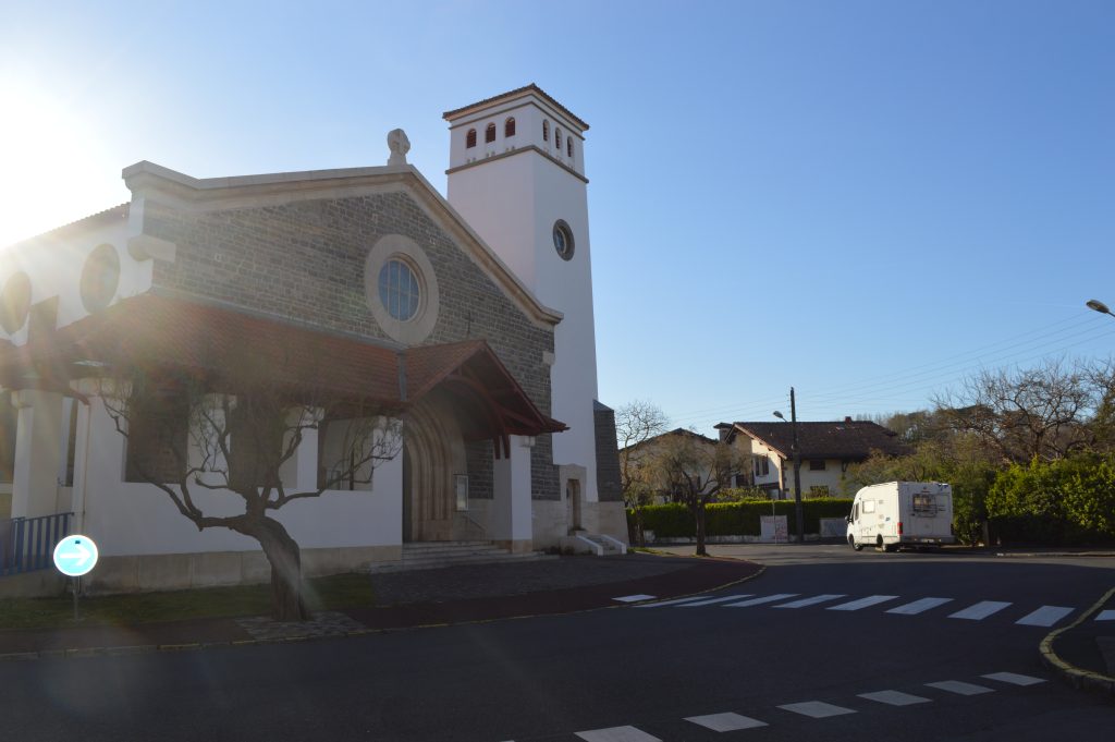 église Ste Anne Église Sainte-Anne Hendaye plage façade clocher